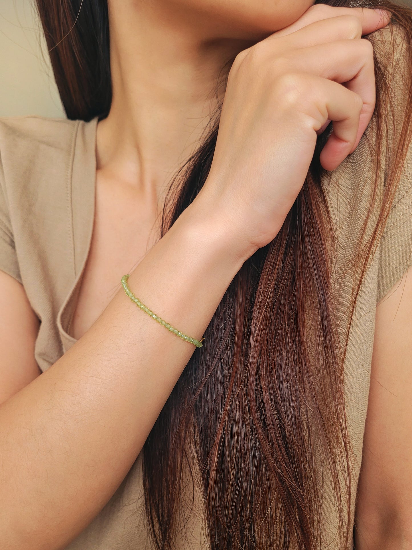 handmade jewelry gift idea for August birthday, peridot beaded bracelet
