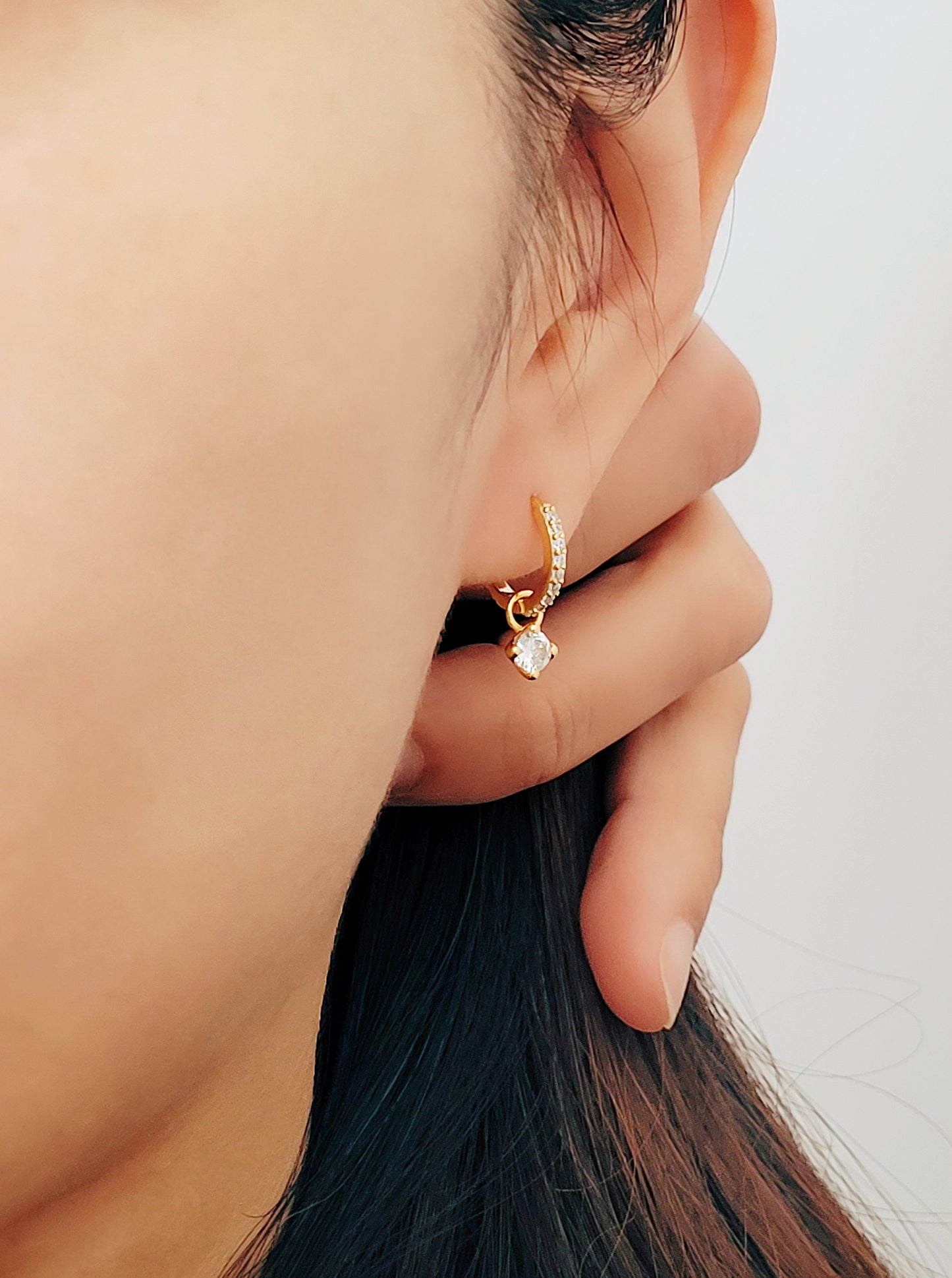Reversible Solitaire Drop Huggies