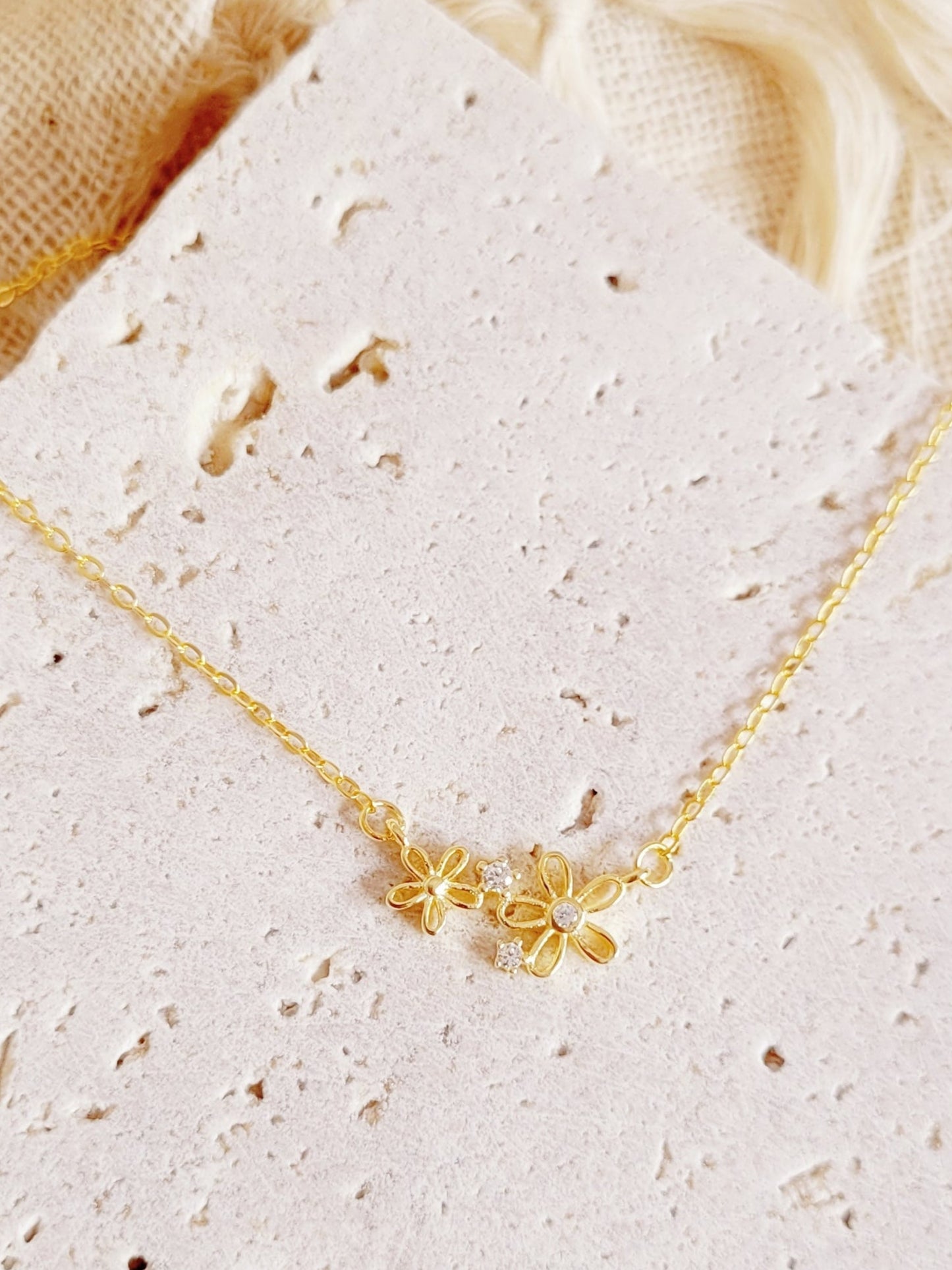 Tiny Flower Pendant Necklace