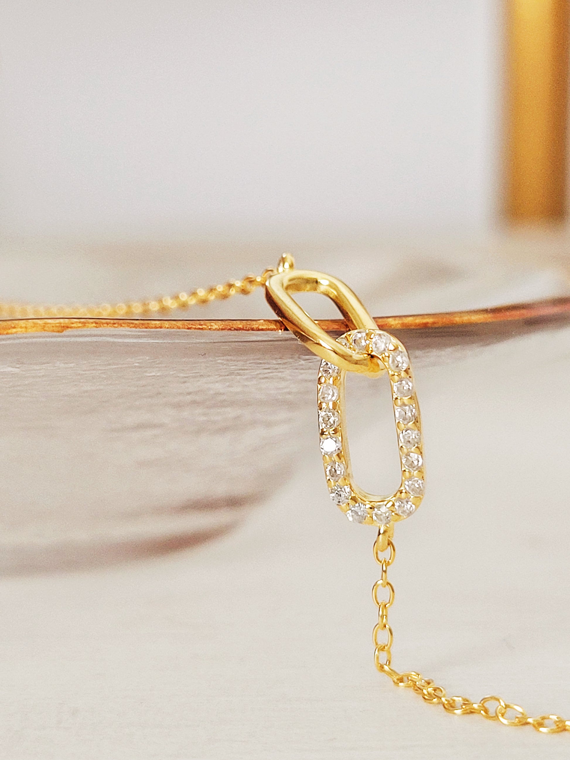 Gold Interlocking bracelet