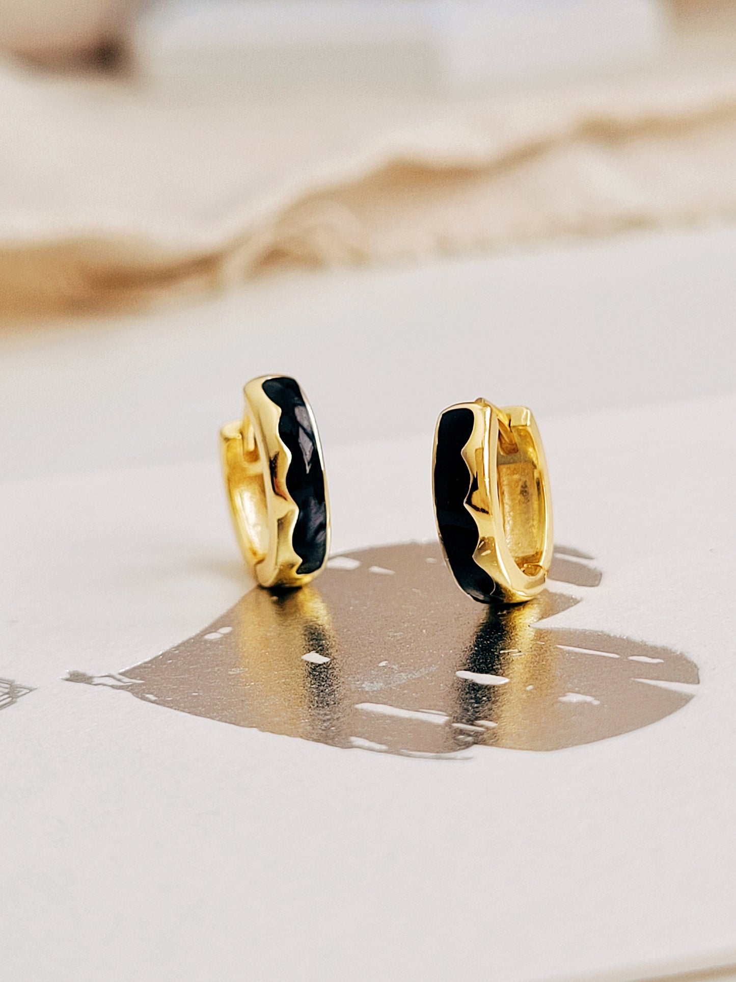 Black Enamel Wavy Huggies