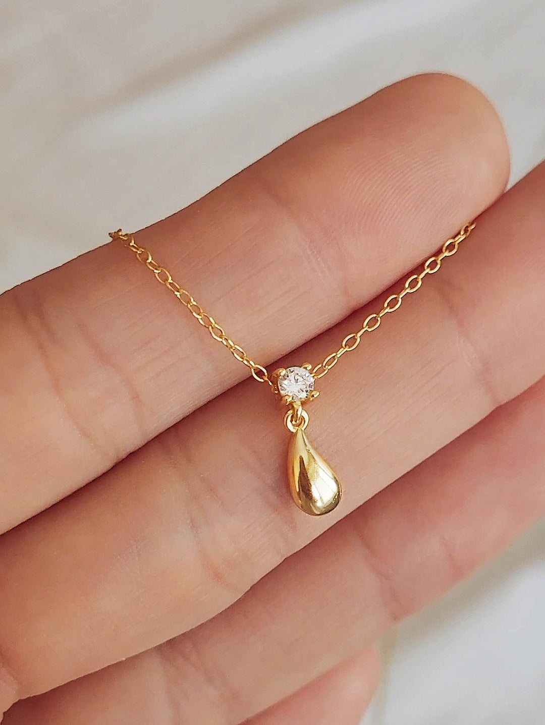 Teardrop Pendant Necklace