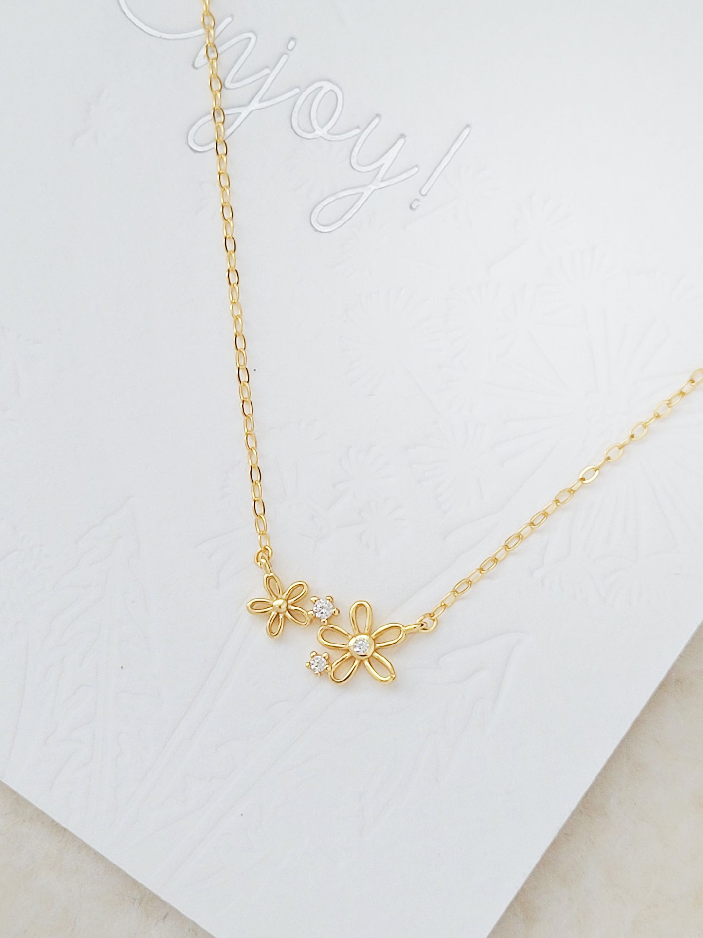 Tiny Flower Pendant Necklace